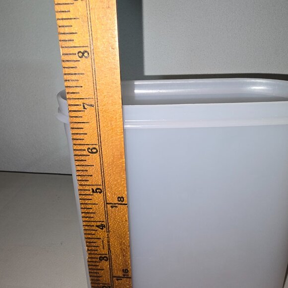 Pair of Modular Mates Oval Tupperware Storage Containers with Flip Open Lids - Picture 4 of 5